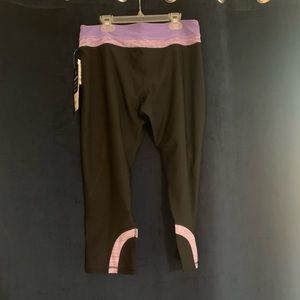 VOGO Athletica Cropped Leggings